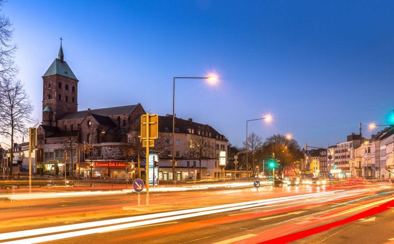 Foto einer vielbefahrenen Kreuzung am Kaiserplatz