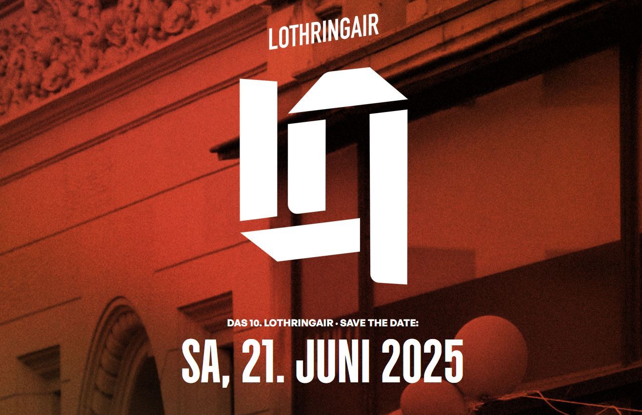 Das Logo des Lothringair-Festivals in weiß auf rotem Hintergrund.