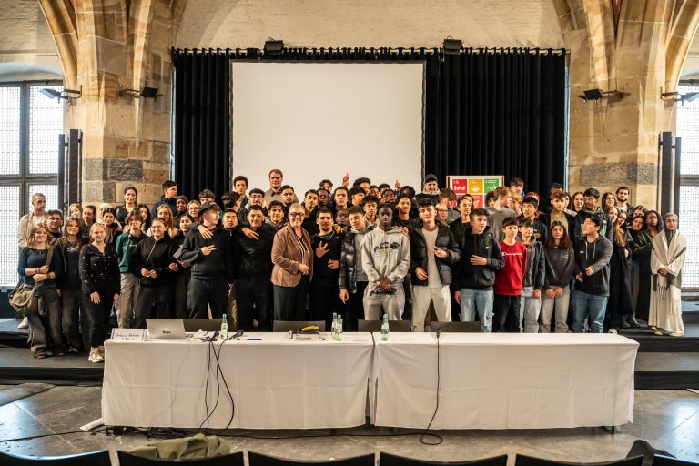 Geschafft: Drei Tage mit intensiven Diskussionen und politischer Arbeit endeten beim erfolgreichen Abschlussplenum im Aachener Rathaus.