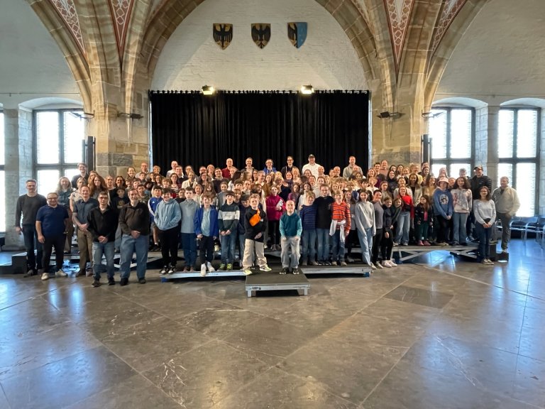 Volles Haus: Oberbürgermeisterin Sibylle Keupen begrüßte 54 deutsche und US-amerikanische Familien im Krönungssaal.