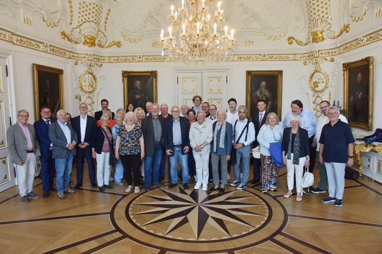 Gruppenbild der Bezirksvertreter*innen