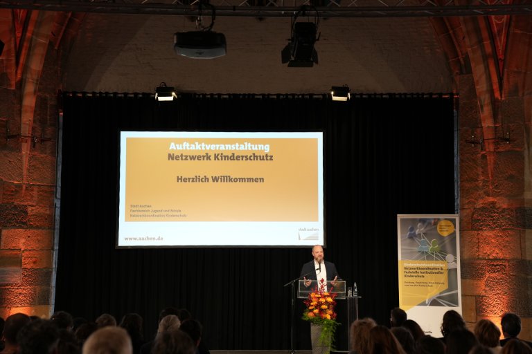 Oberbürgermeister im Krönungssaal