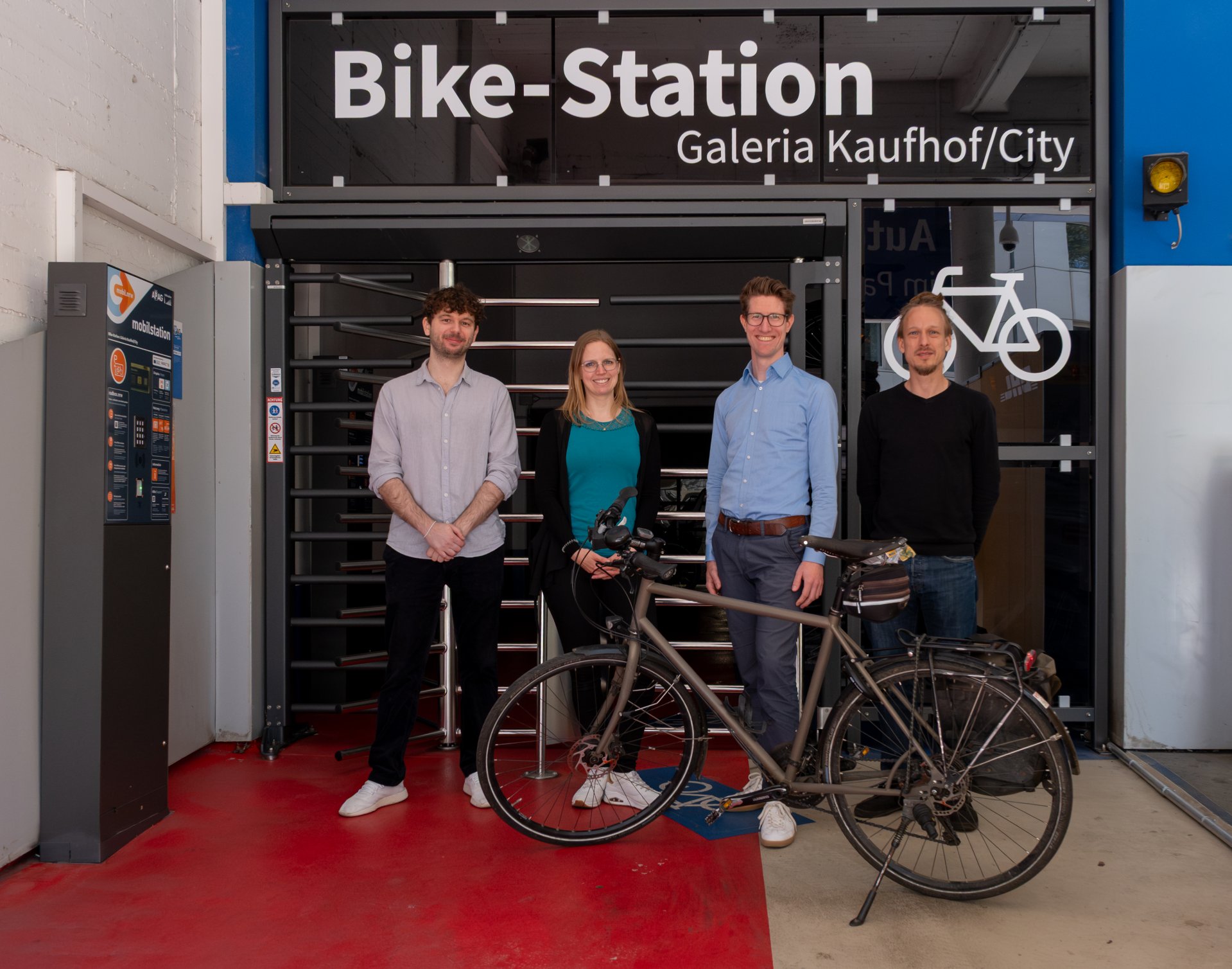 Radstation im Parkhaus Galeria-Kaufhof/City