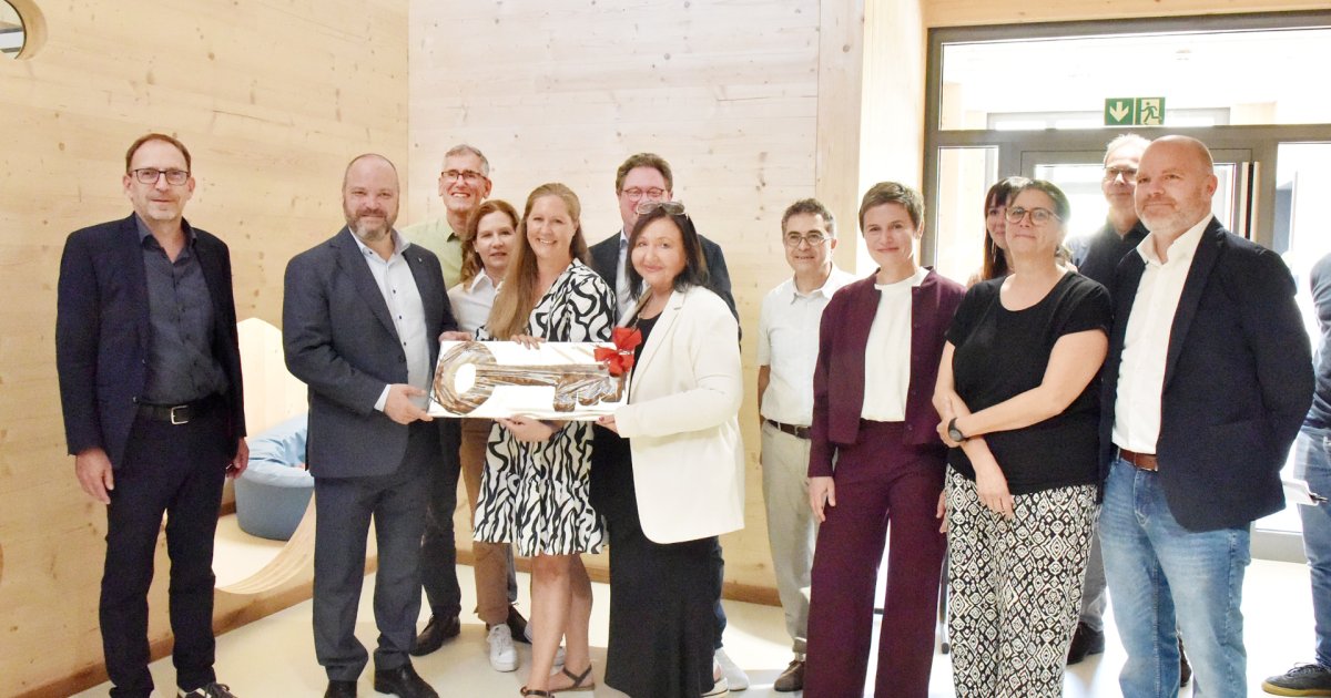 A successful experiment: Official handover of keys in the pilot new ...