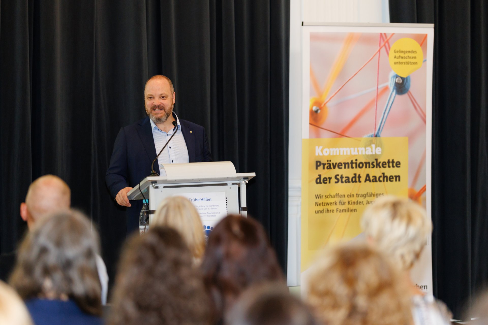 Aachens Oberbürgermeister bei einer Rede